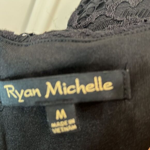 Ryan Michelle Black Dress Size Medium Floral Lace V Neck Short Sleeve Mini Lined - Picture 7 of 10